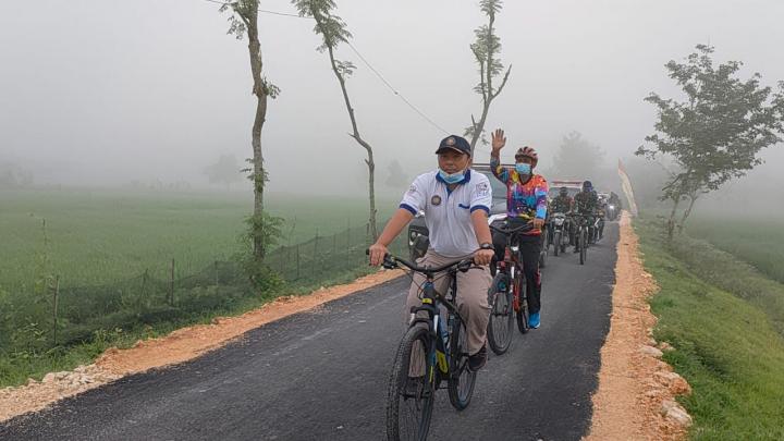. Jalan Tembus Dua Desa Karya TMMD 110 Bojonegoro, Cocok Untuk Bersepeda